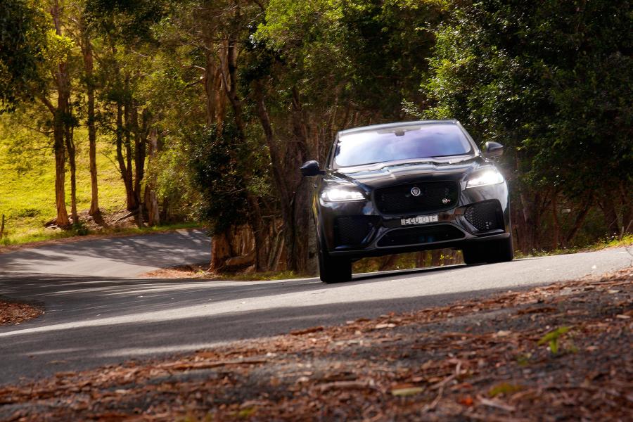  Jaguar F-Pace SVR 2019 года  (AU) (фото 24 из 40)